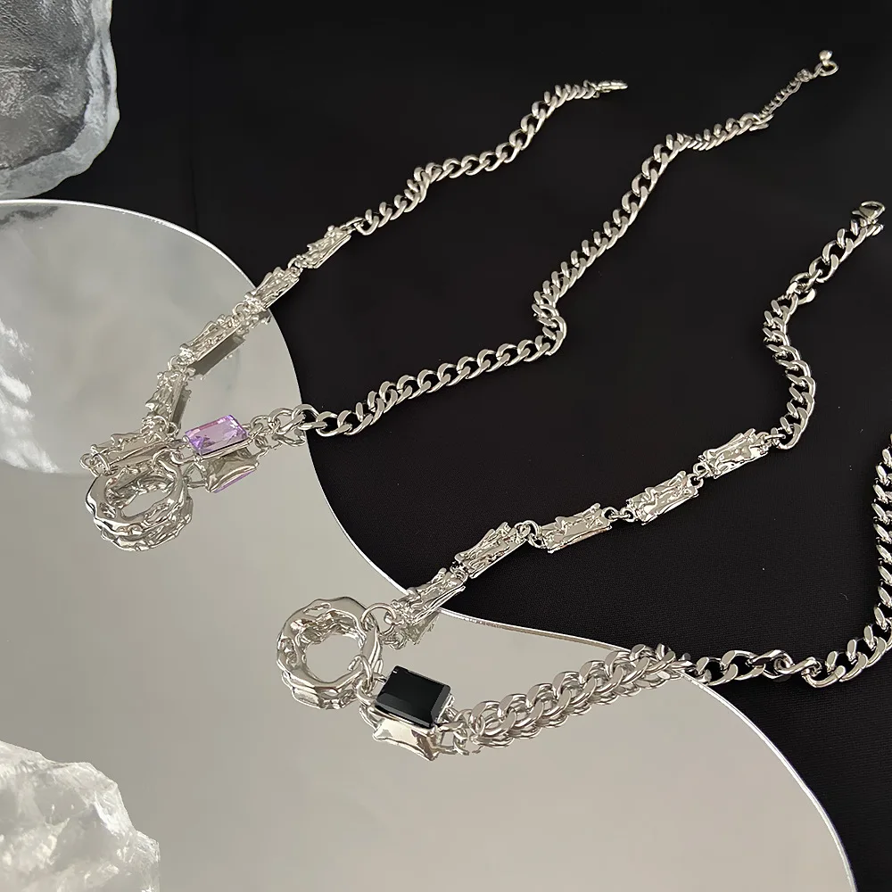 

2023 An Irregular Lava Circle Square Gem Women's Necklace Christmas Season New In Wall Embedding Trend New Year Sweater Chain