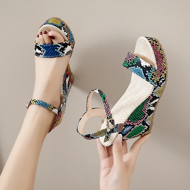 

New 2022 Fashion Women Wedges Sandals Casual Buckle Strap Heel Platform Summer Gladiator Sandals Open Toe Roman Shoes Size 35-42