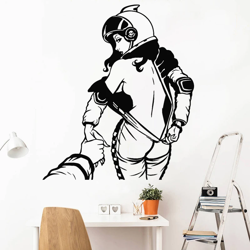 

Spacesuit Woman Wall Sticker Naked Back Vinyl Decal Holding Hands Poster Lovers Home Decor Couple Bedroom Living Room Decoration