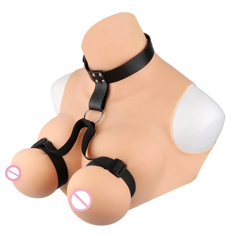 Джинсы киген қыздың ақ-қара фотосы