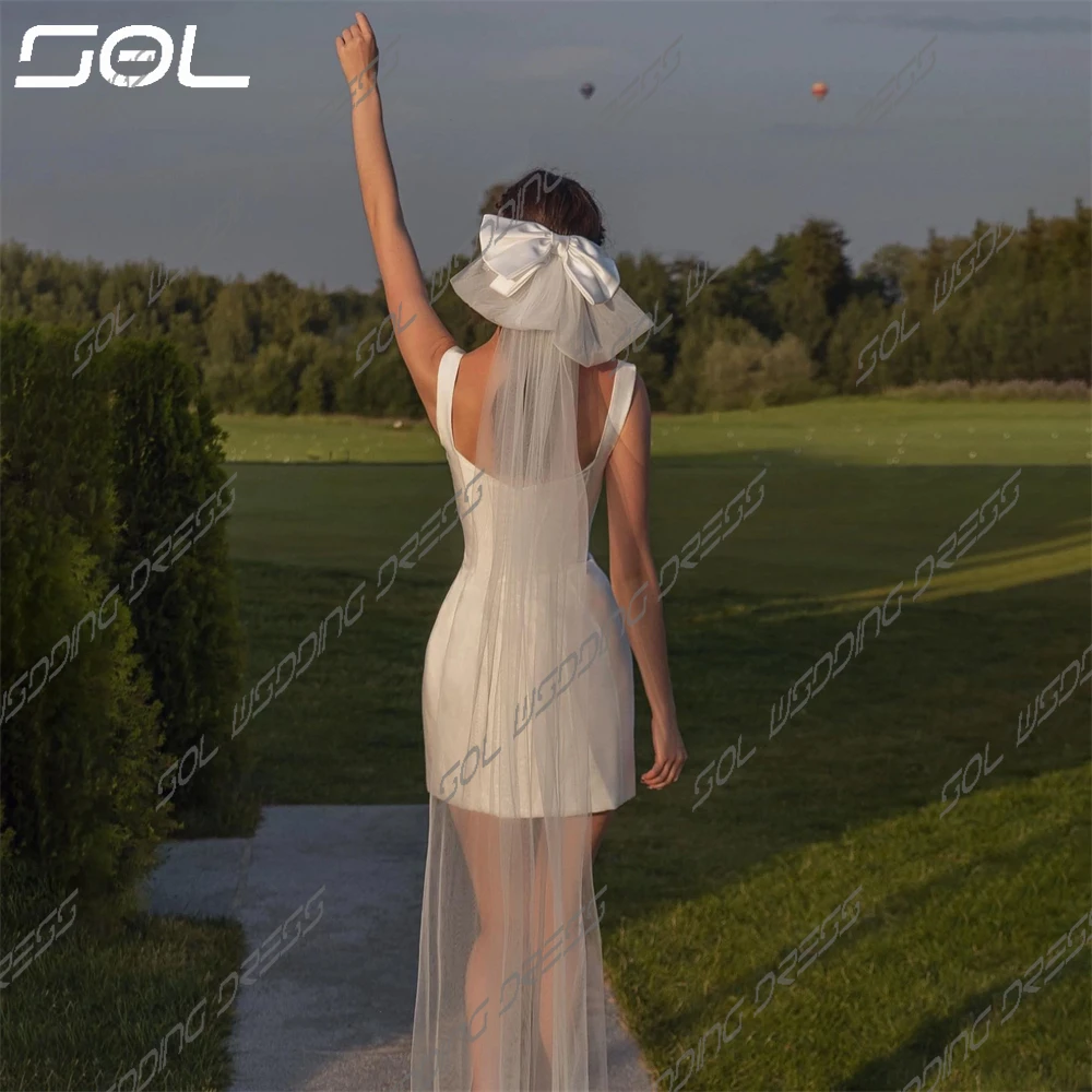 Женское праздничное короткое платье без рукавов с квадратным вырезом