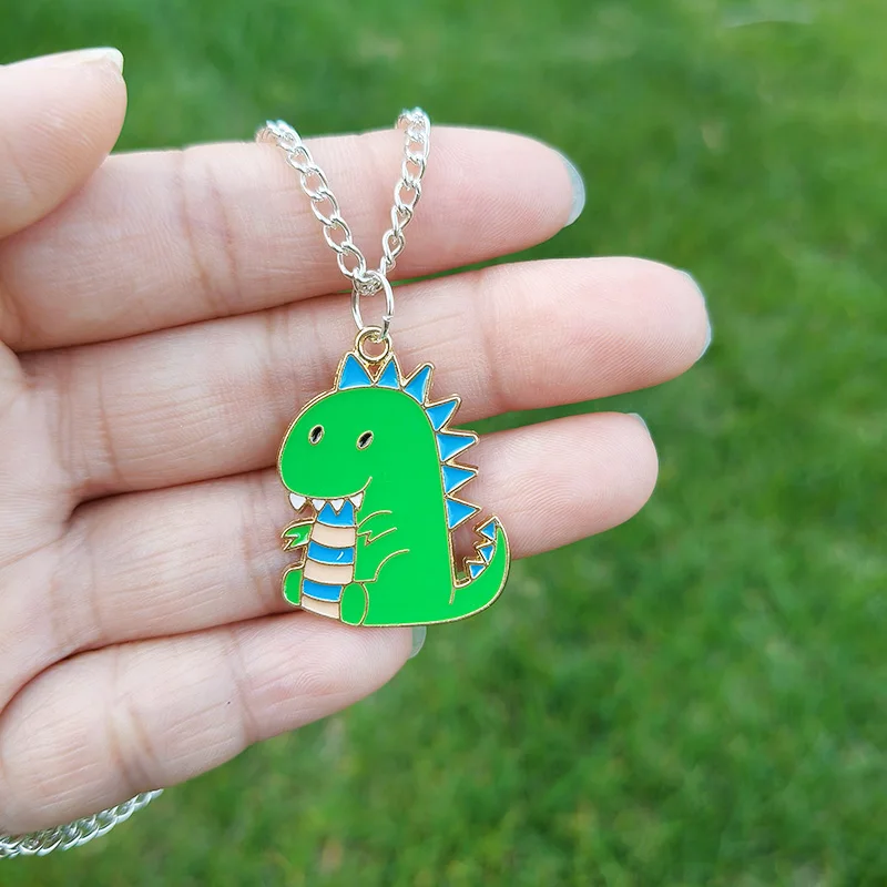 Симпатичное зеленое ожерелье в виде динозавра для модели подарок мультяшное