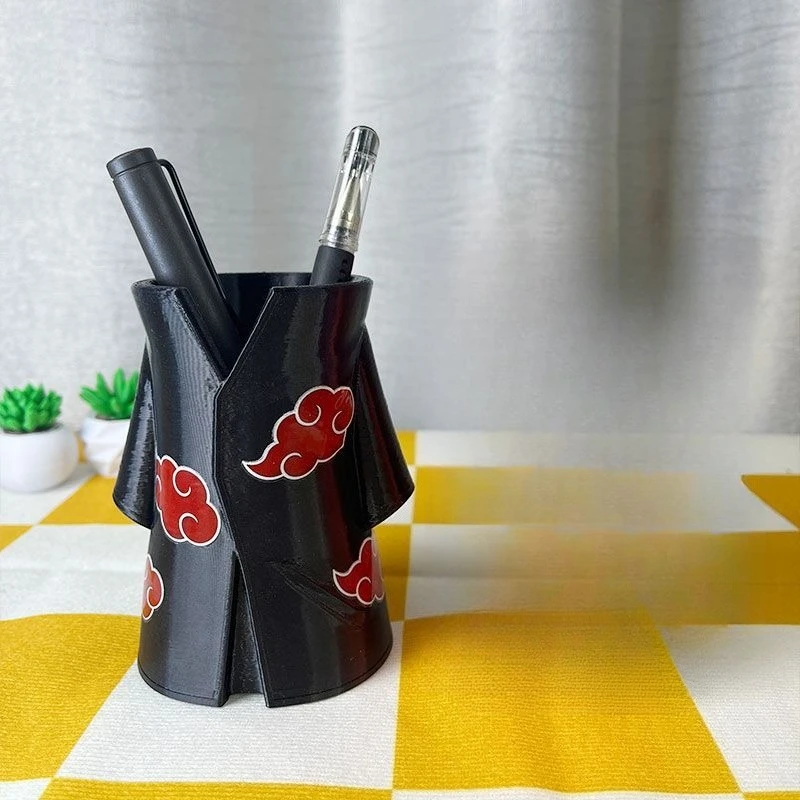 Фото Новый держатель для ручек NARUTO Uchiha Itachi, стильный и функциональный, креативный дизайн, простая форма, органайзер для канцелярии на рабочий стол. №4