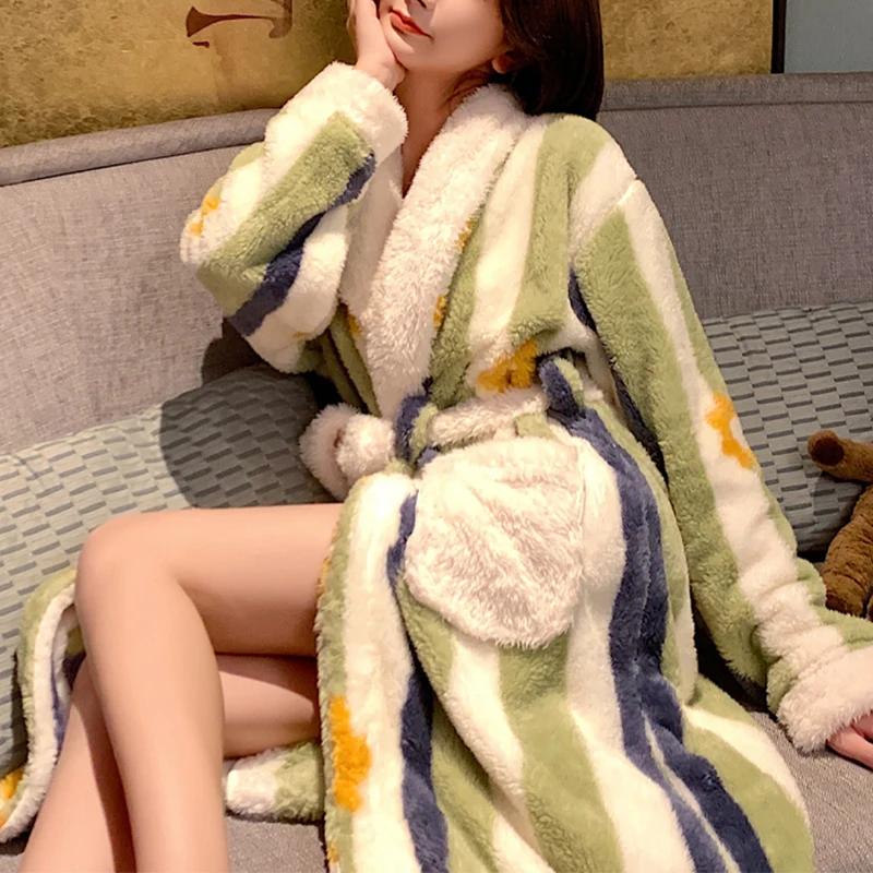 Женская зимняя пижама из кораллового флиса Sweet Plus ночная рубашка теплый халат