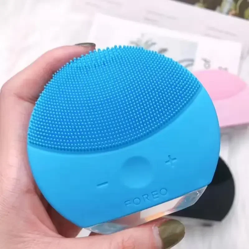 foreo mini 2 силиконовая щетка для очищения лица перед настоящим логотипом USB-зарядка