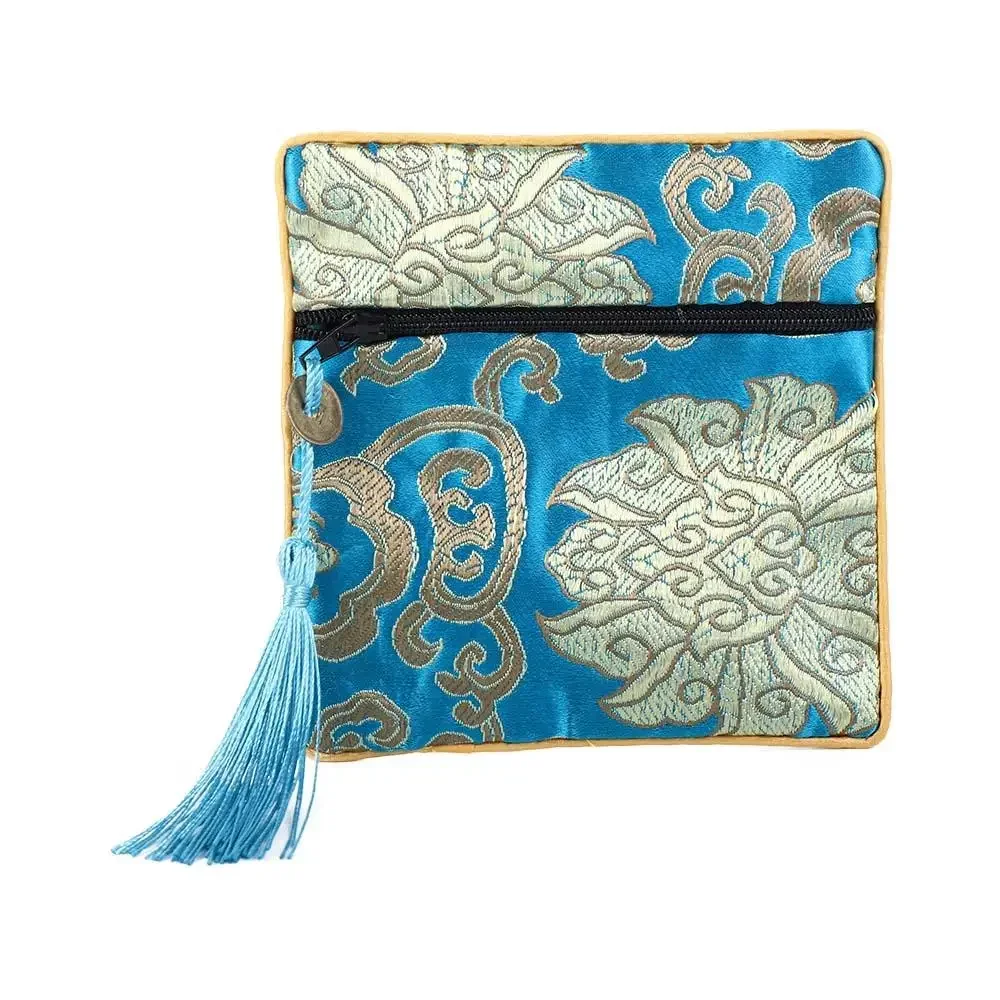 

Парчовый органайзер для шелковых украшений