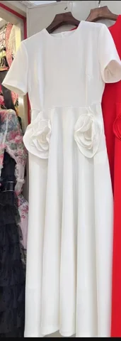 Женское платье-миди с цветочной аппликацией, коротким рукавом