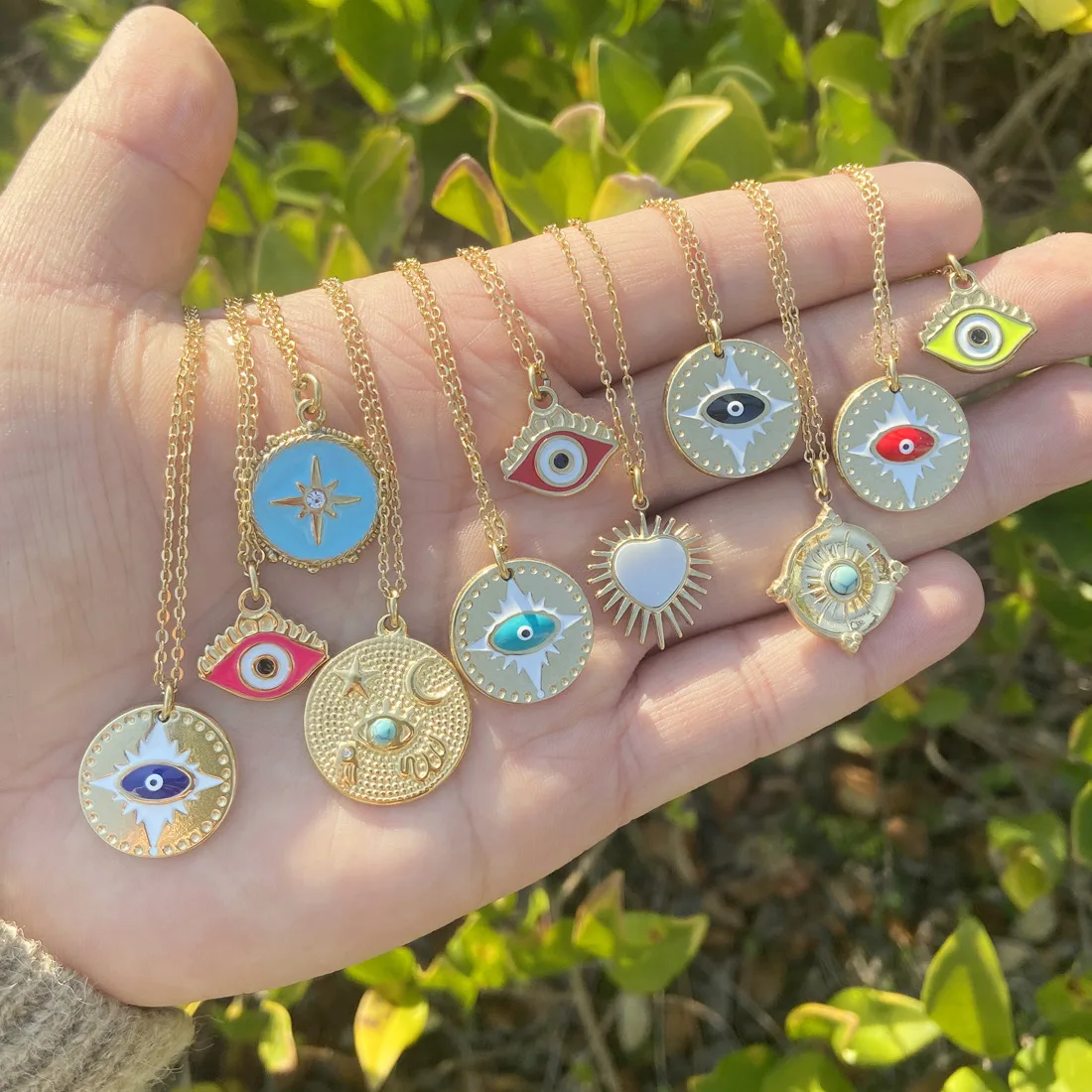 

Summe Chic Gold Rhinestone Evil Eye Pendant Necklaces For Women Bohemian Charm Round Coin Collar Necklace Turkish Jewelry