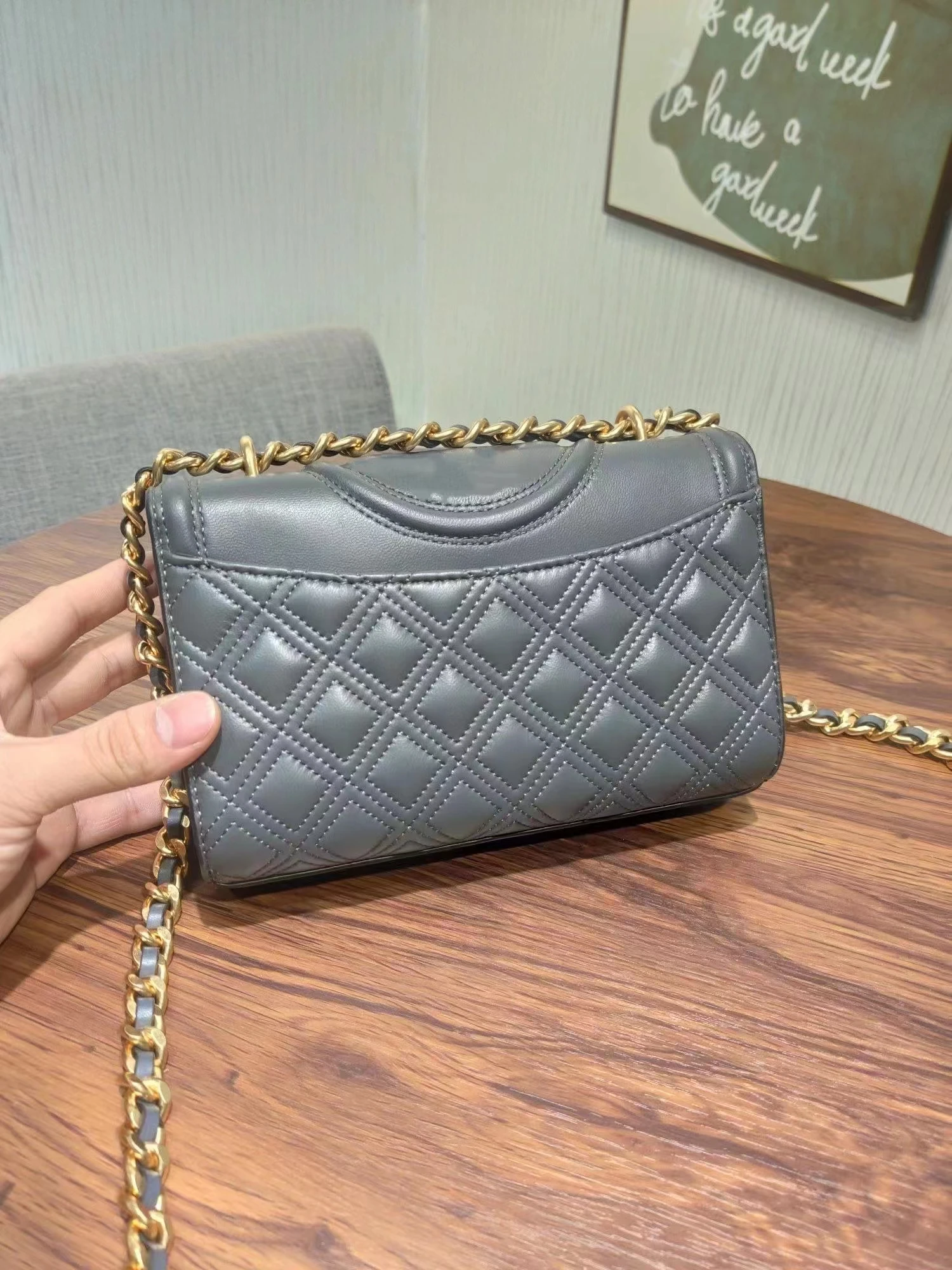 

Winter Modern Advanced Classic Diamond Splice Design Simple and Elegant One Shoulder Crossbody Chain Bag