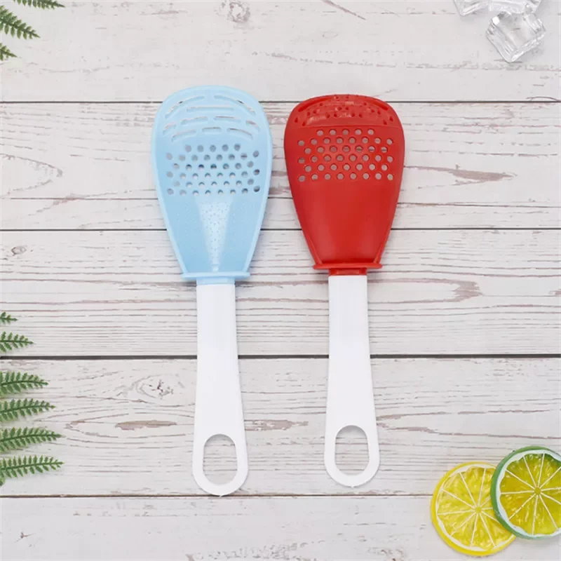 

Multifunctional Filter Colander Household Kitchen Grinding Spoon Grinding Ginger Garlic Press Silicone Egg White Separator
