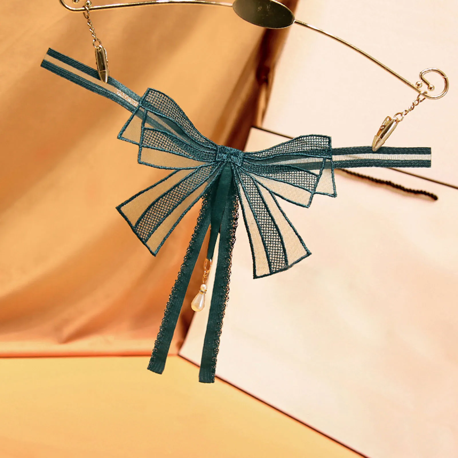 Соблазнительные кружевные стринги с бантом однотонные прозрачные