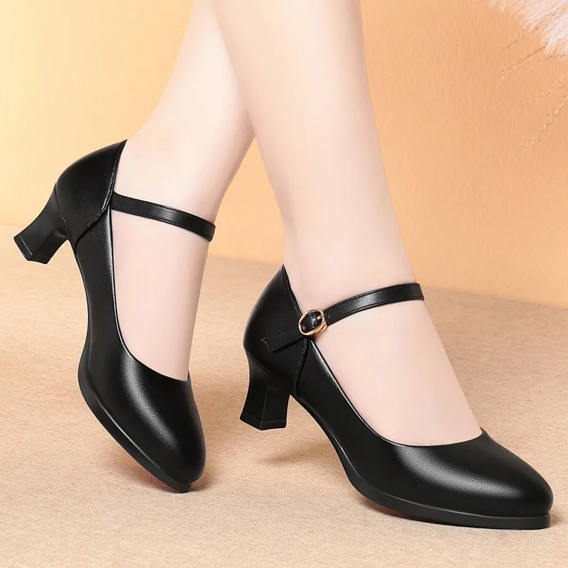 Рабочая обувь для стюардессы на каблуке 5 см женские черные мягкие удобные