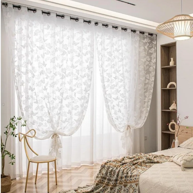 

Французские полупрозрачные шторы из полиэстера