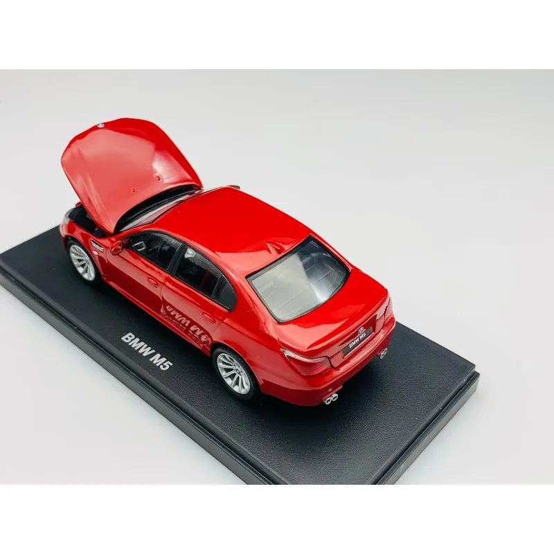 Модель автомобиля KYOSHO M5 E60 из литого металла, масштаб 1:43 (art.: 3920d8a5bf86c) - 3920d8a5bf86c