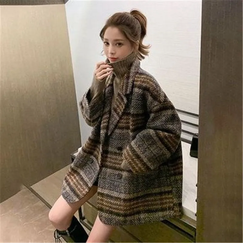 Рисунок 4 - Женское шерстяное пальто