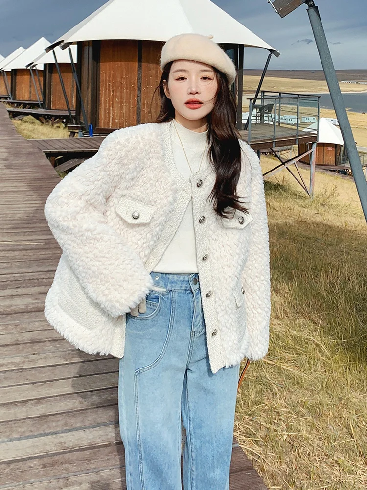 Женская верхняя одежда из овечьей шерсти небольшого дизайна новинка зимы 2024