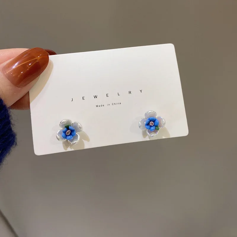 Женские серьги-гвоздики с цветами, синие и белые