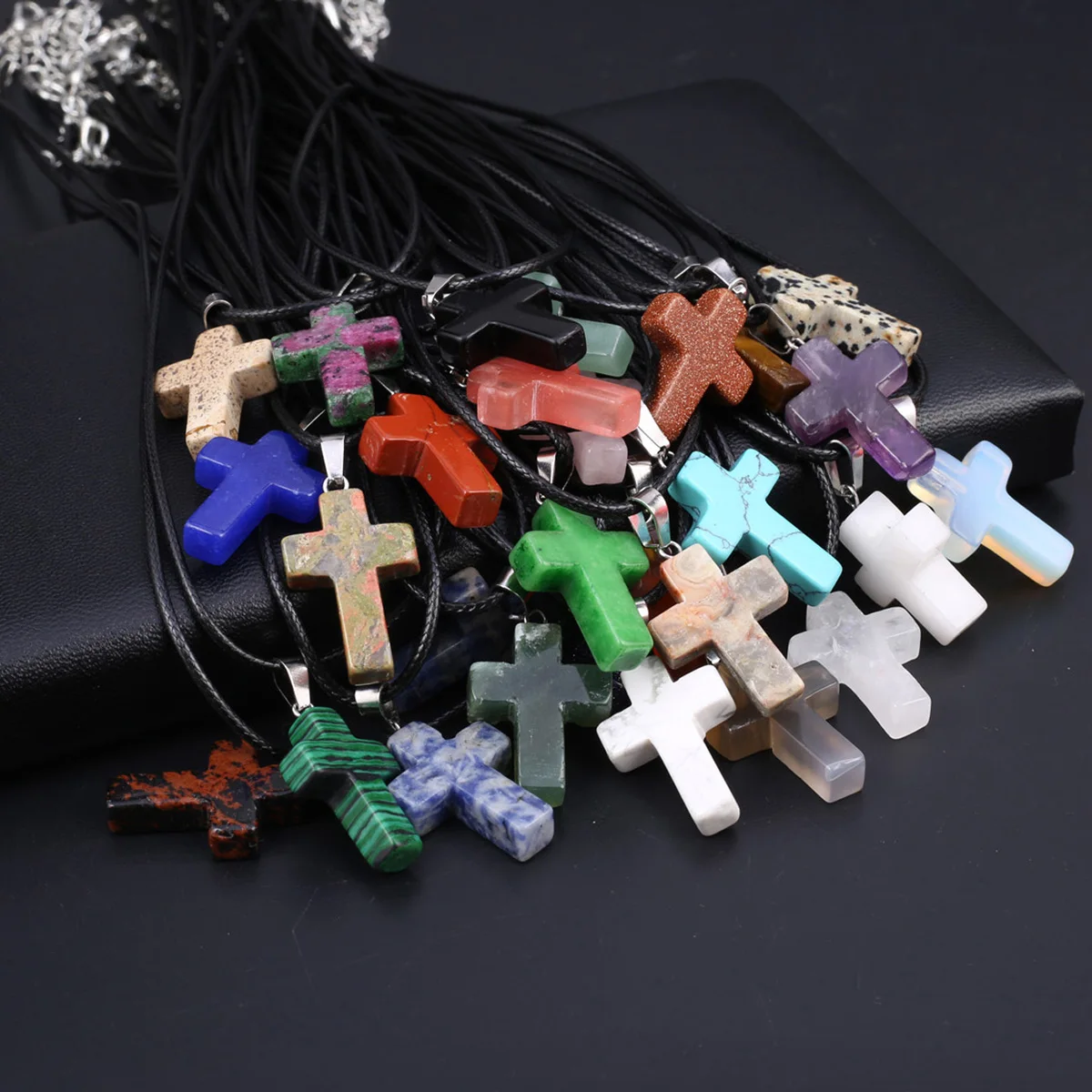 

Necklace Natural Stone Cross Shape Agates/Rose Quartz/Amethyst Pendant Charms Unisex Exquisite Romantic Gifts Chain 45+5 CM