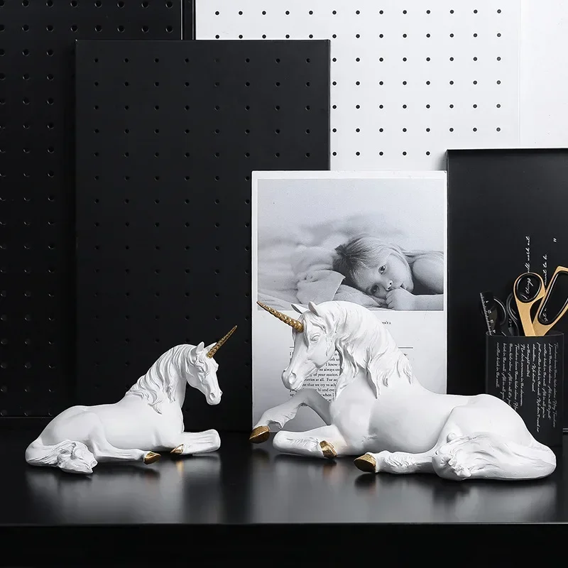 

Nordic Unicorn Horse Resin Statue Art Ornament, Home Living Room TV Cabinet Office Desktop Balcony Garden Decoration Accessories