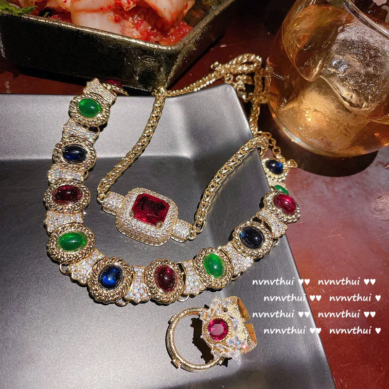 

Oil Painting Pigeon Haemoglobin Rectangular Gem Necklace Antique18K Gold Malachite Shaped Zircon Bracelet Earrings Women Jewelry