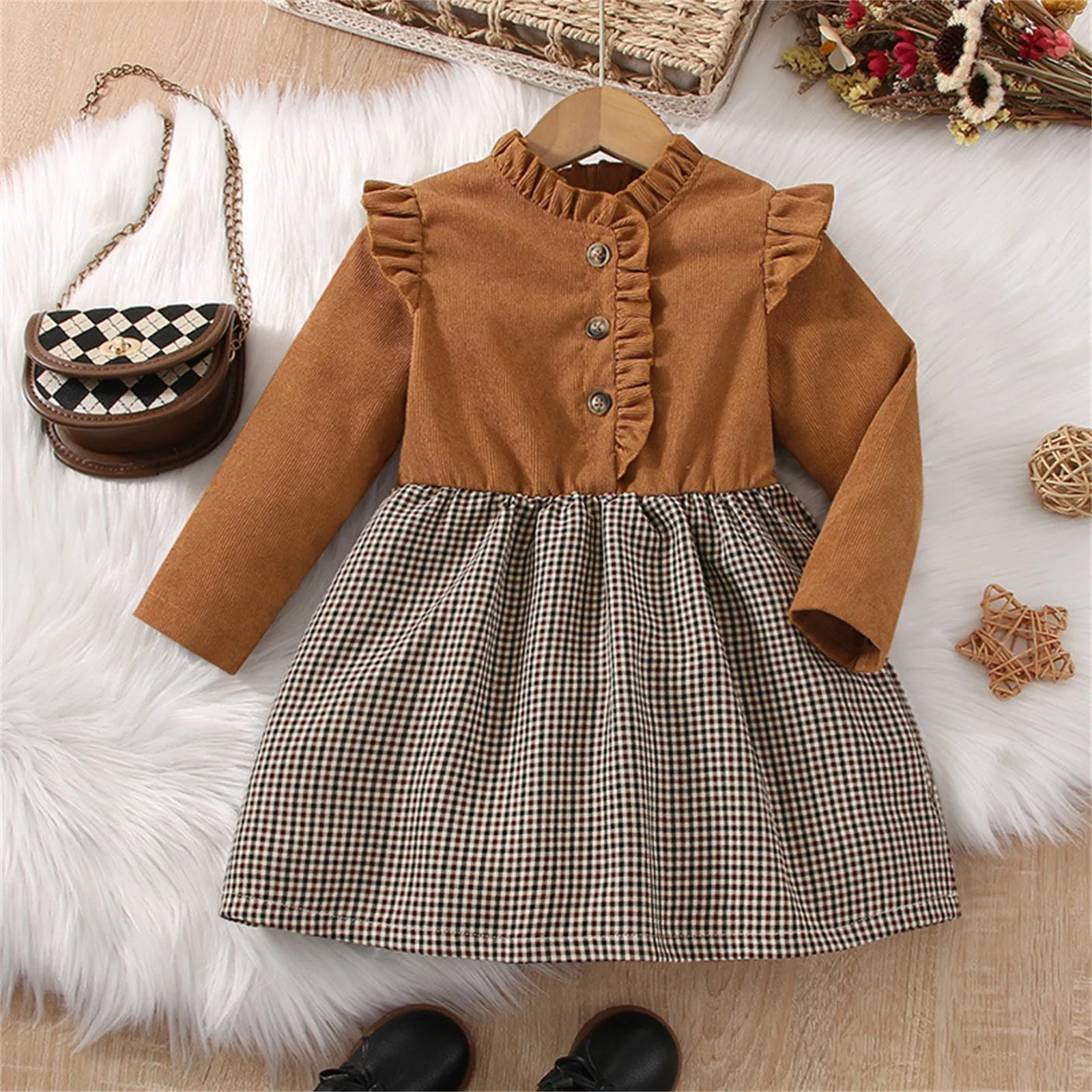 

Детское платье с длинным рукавом и оборками, в клетку