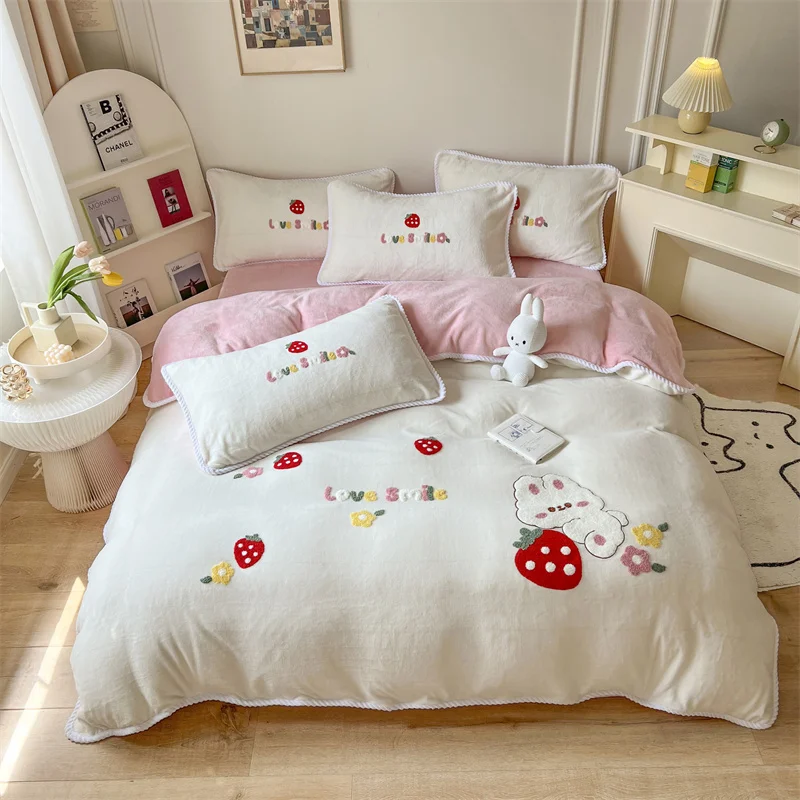 

Cute Strawberry Rabbit Towel Embroidery Warm Child Bedding Set Velvet Fleece Duvet Cover Bed Sheet Pillowcases Flannel Bed Sets