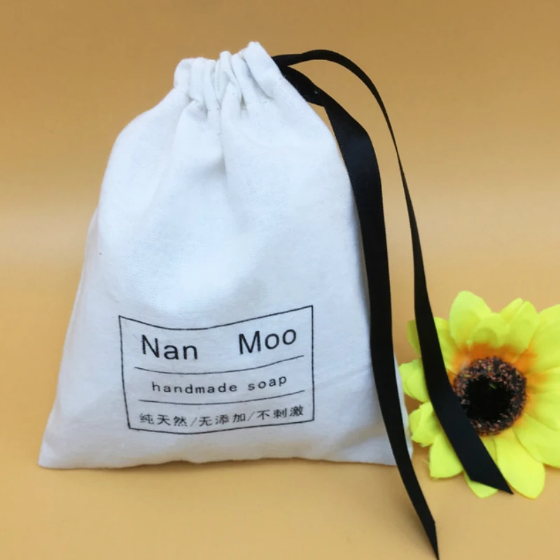 50 шт. хлопковые подарочные мешки для ювелирных изделий с затягивающим шнуром, изготовленные на заказ для свадебной вечеринки, хранения косметики и саше, с возможностью нанесения логотипа.