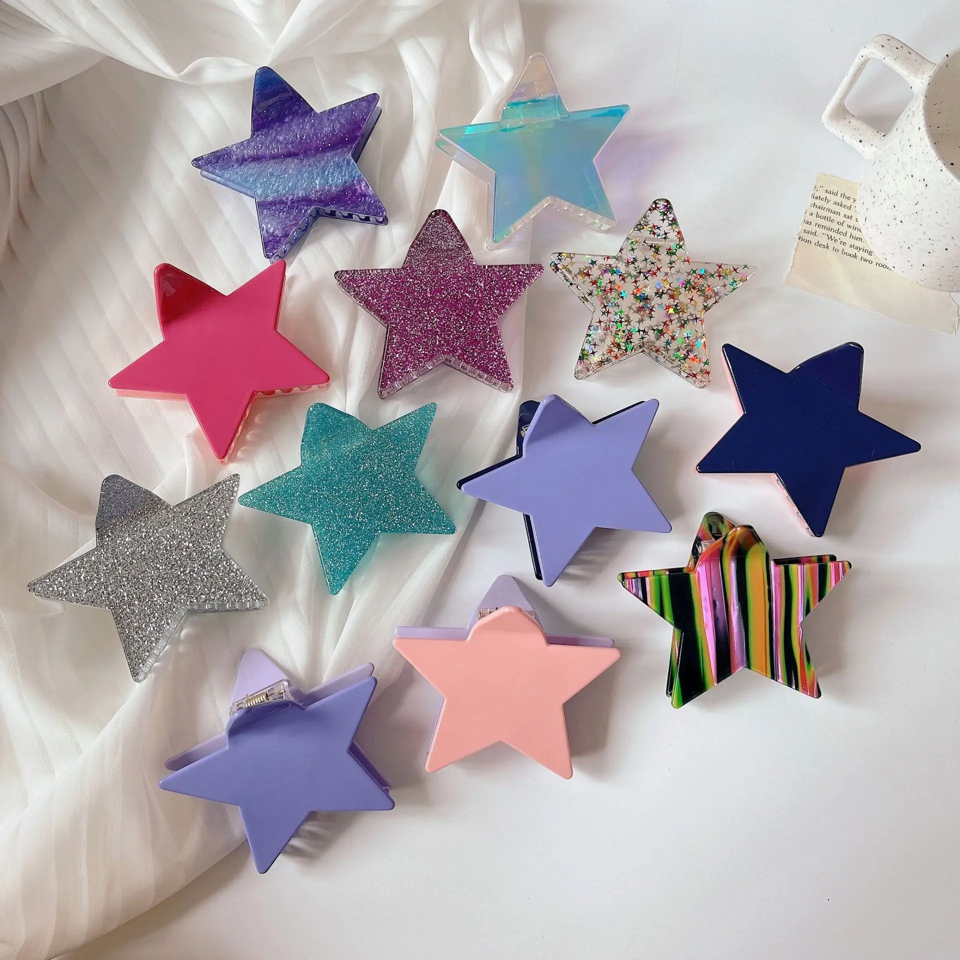 

New Creative Design 8.7cm Super Flash Acrylic Star Hair Clip Claw Fashion Acetic Acid Shark Clip Hair Accessories For Women Girl