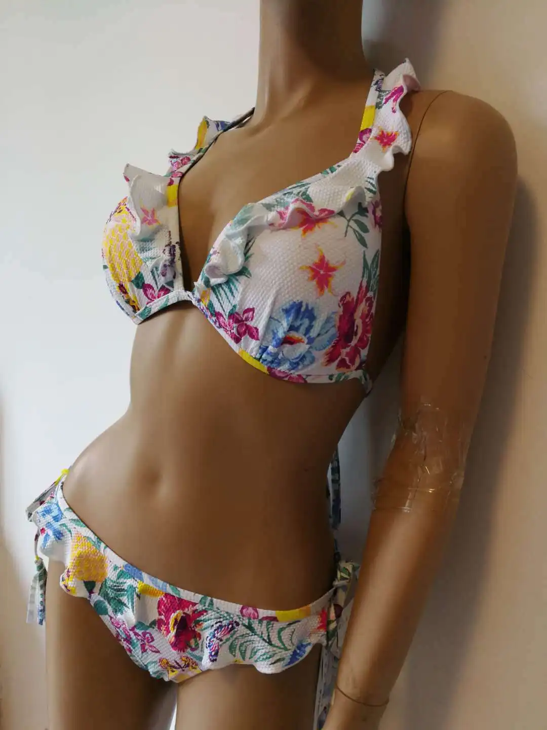 

Женский раздельный купальник-бикини с листьями лотоса