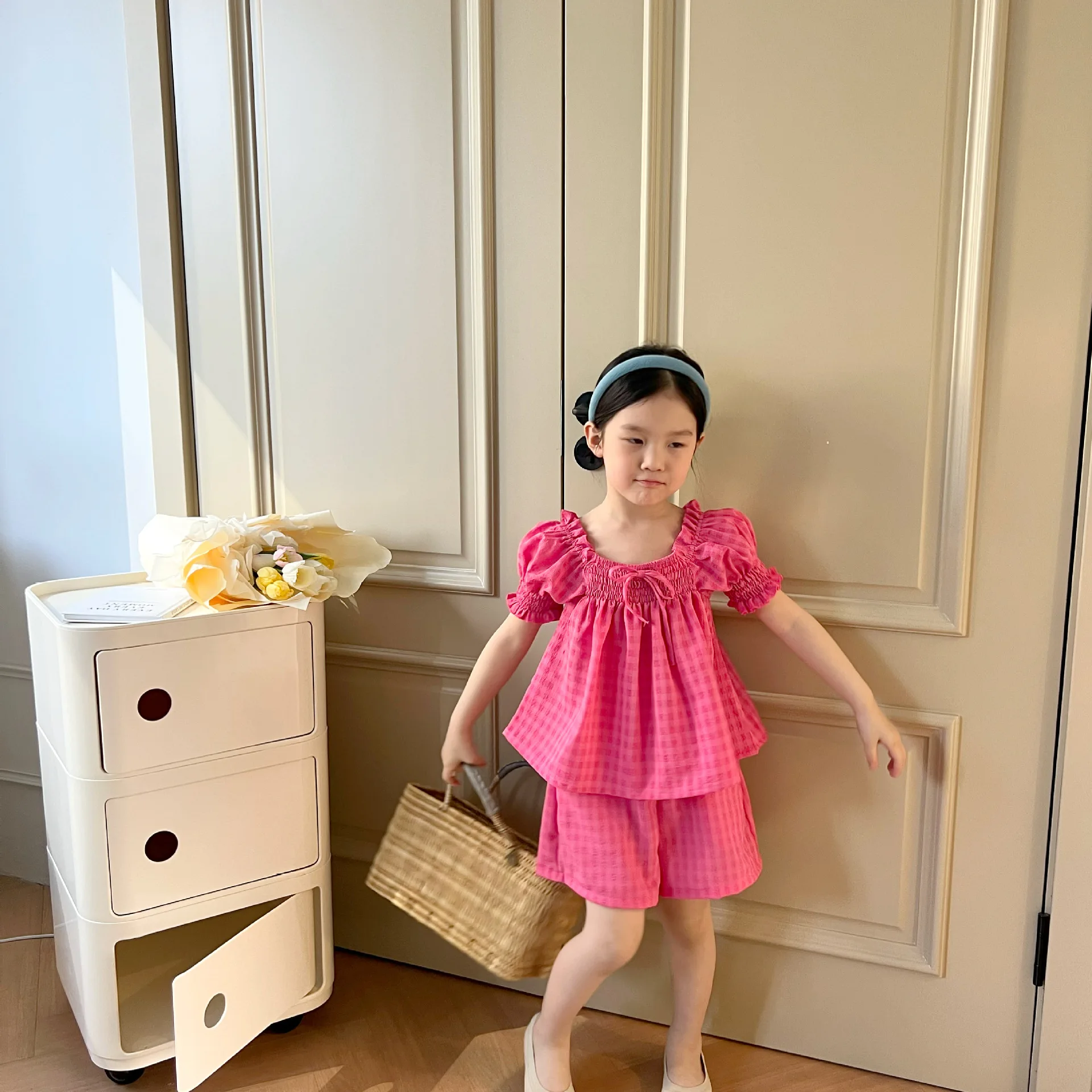 

Детская одежда 2023, комплект для девочек, новый однотонный клетчатый повседневный комплект из двух предметов в Корейском стиле для весны и л...