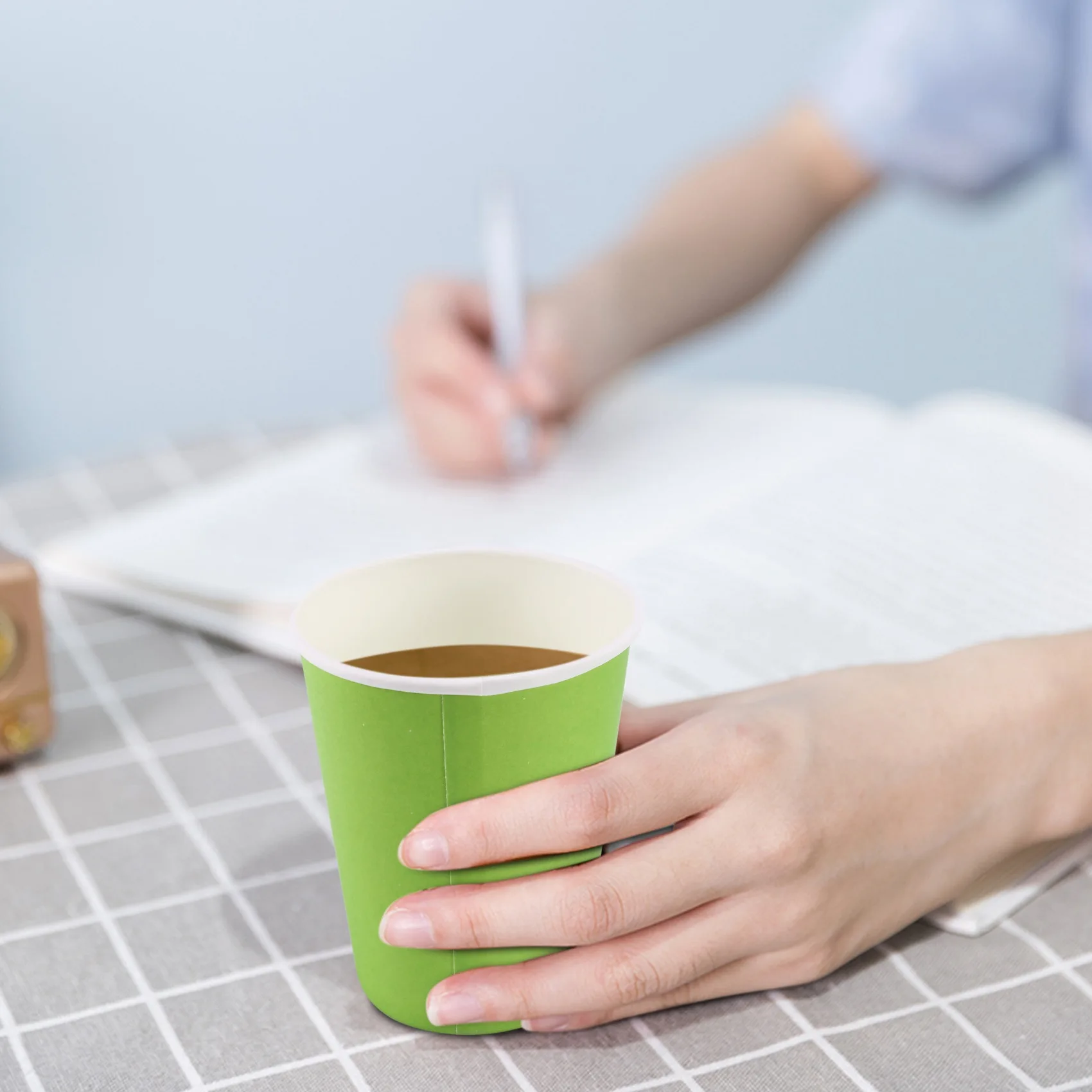 20 бумажных стаканчиков (9 унций)-однотонные зеркальные (зеленые)