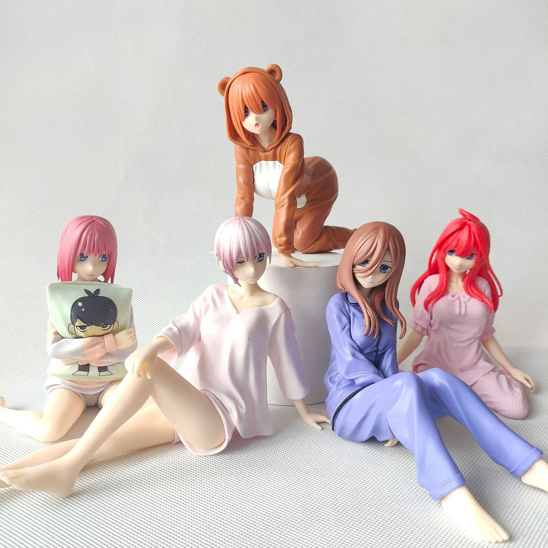 

5pcs/set 11CM Nakano Miku Hot Anime The Quintessential Quintuplets Figure Sexy Pajamas Sitting Nino Cute Model Toy Doll gifts