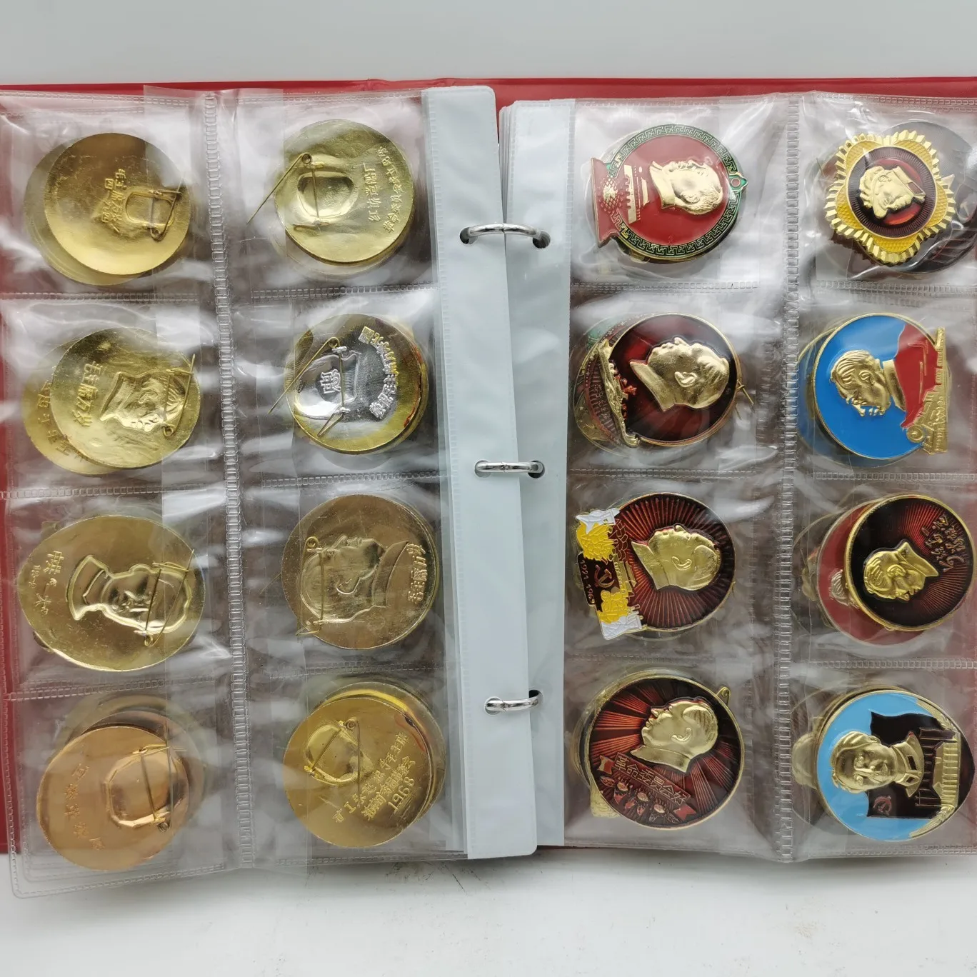 Red Collection Chairman Mao Badge Commemorative Book Cultural Revolution Badge Badge Commemorative Badge Collection Book Decorat