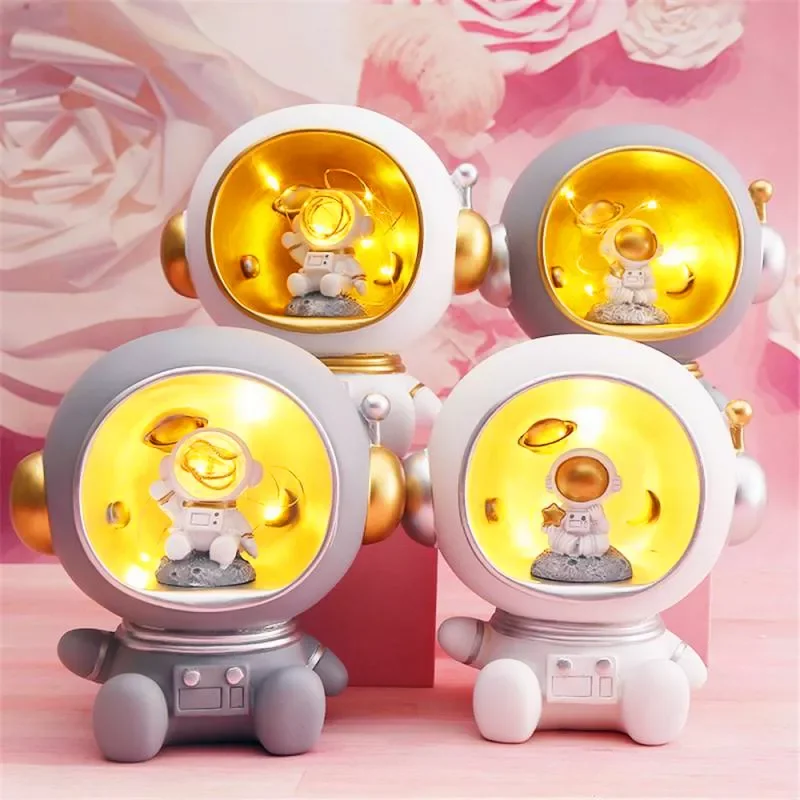 

Creative Astronaut Spaceman Piggy Bank Night Light Children Birthday Gift Piggy Bank Cute Atmosphere Decoration Table Lamp