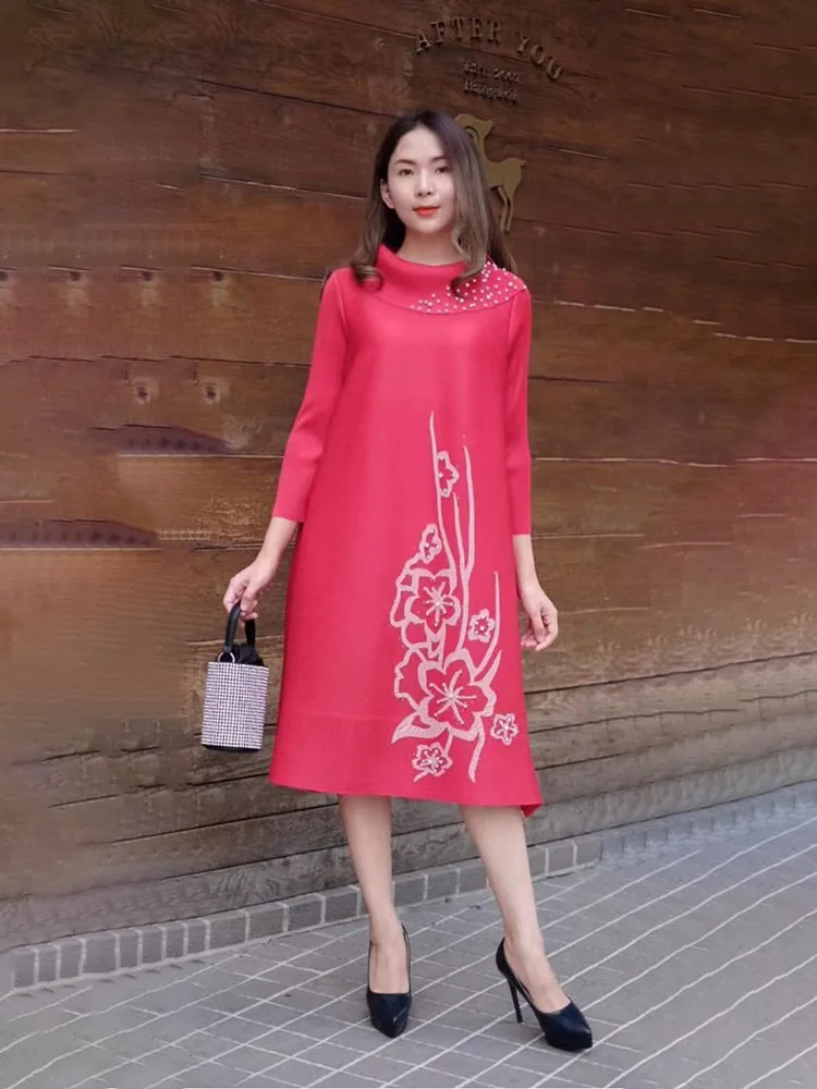 

2022 Miyake Pleated New Fashion Western Air Nail Beads Loose Spring And Autumn Printing In The Medium-long Dress Africa Hot Spot