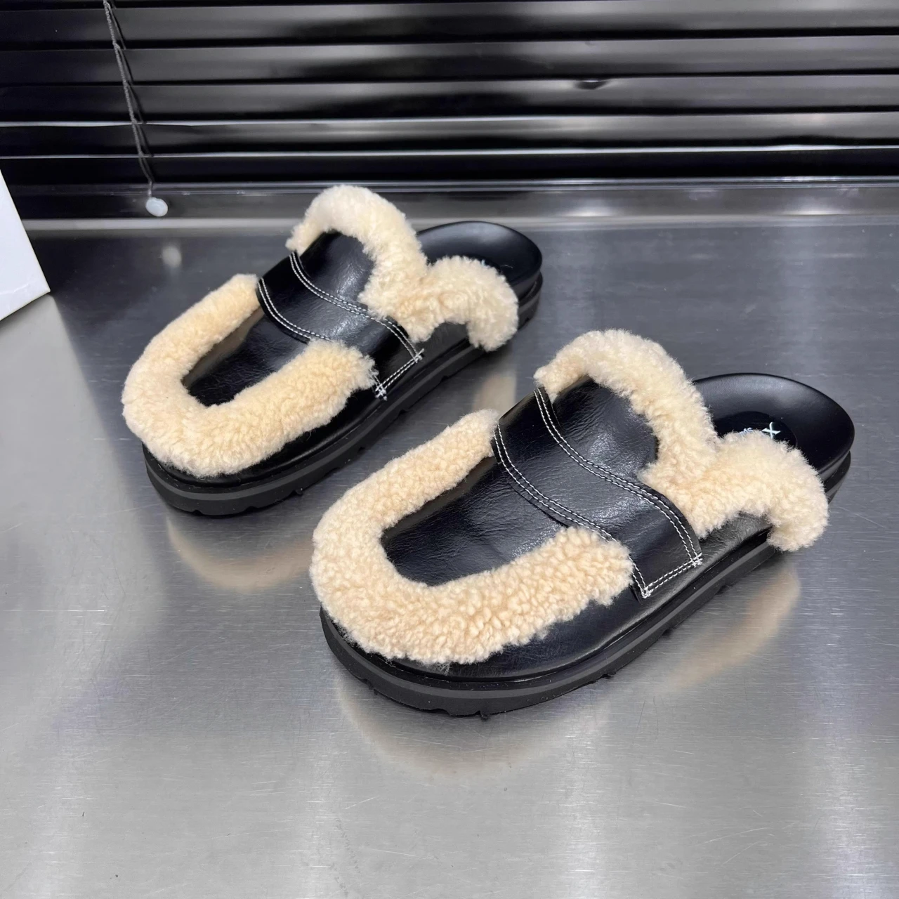2024 зимние теплые меховые тапочки на плоской подошве женские пушистые домашние