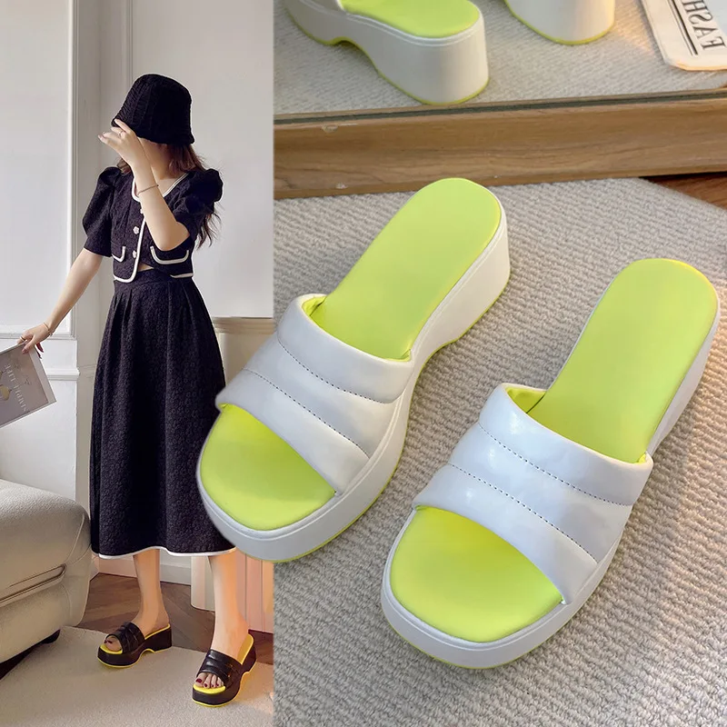 

Europe and The United States Wear Sandals and Slippers Women's 2022 Summer New Casual Fashion Thick-soled Women's Shoes