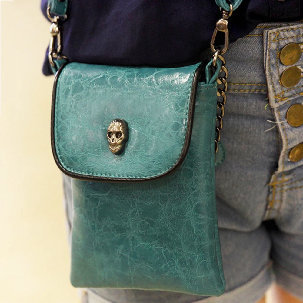 

Genuine Cow Leather Mini Phone Bag for Women Small Shoulder Crossbody Bag Punk Skull Rivet Messenger Bag Mini Chain Clutch Purse