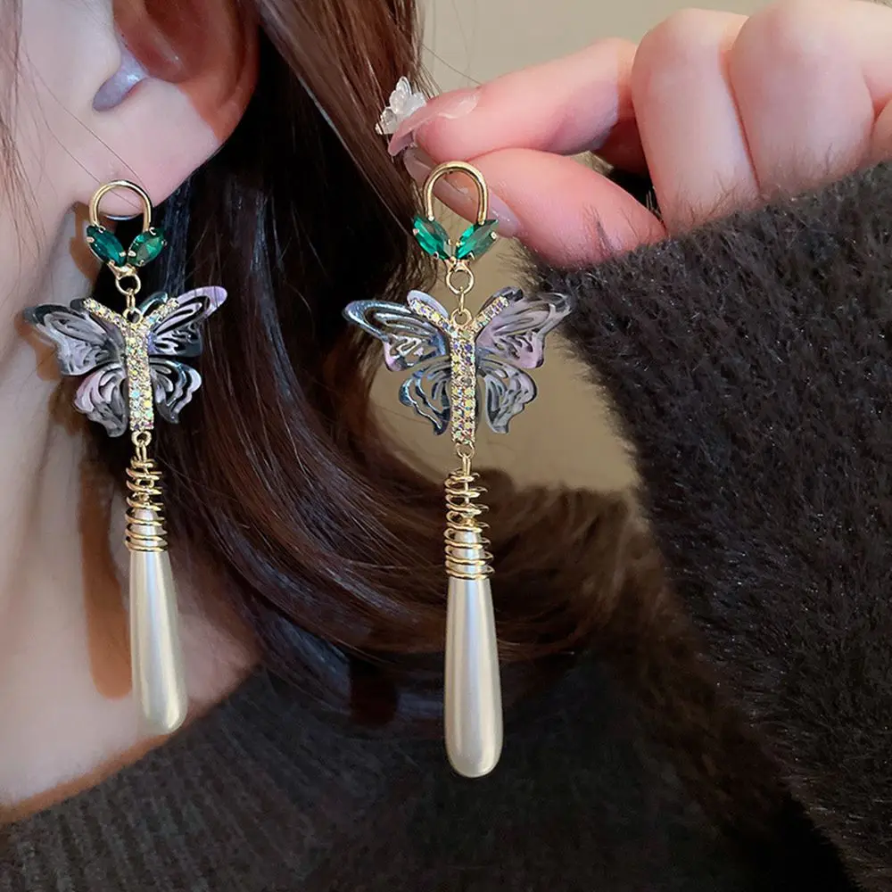 

Luxury Sliver Needle Crystal Butterfly Pearl Drop Earrings for Women Fashion Chic Baroque Earrings Vintage Elegant Jewelry Gift