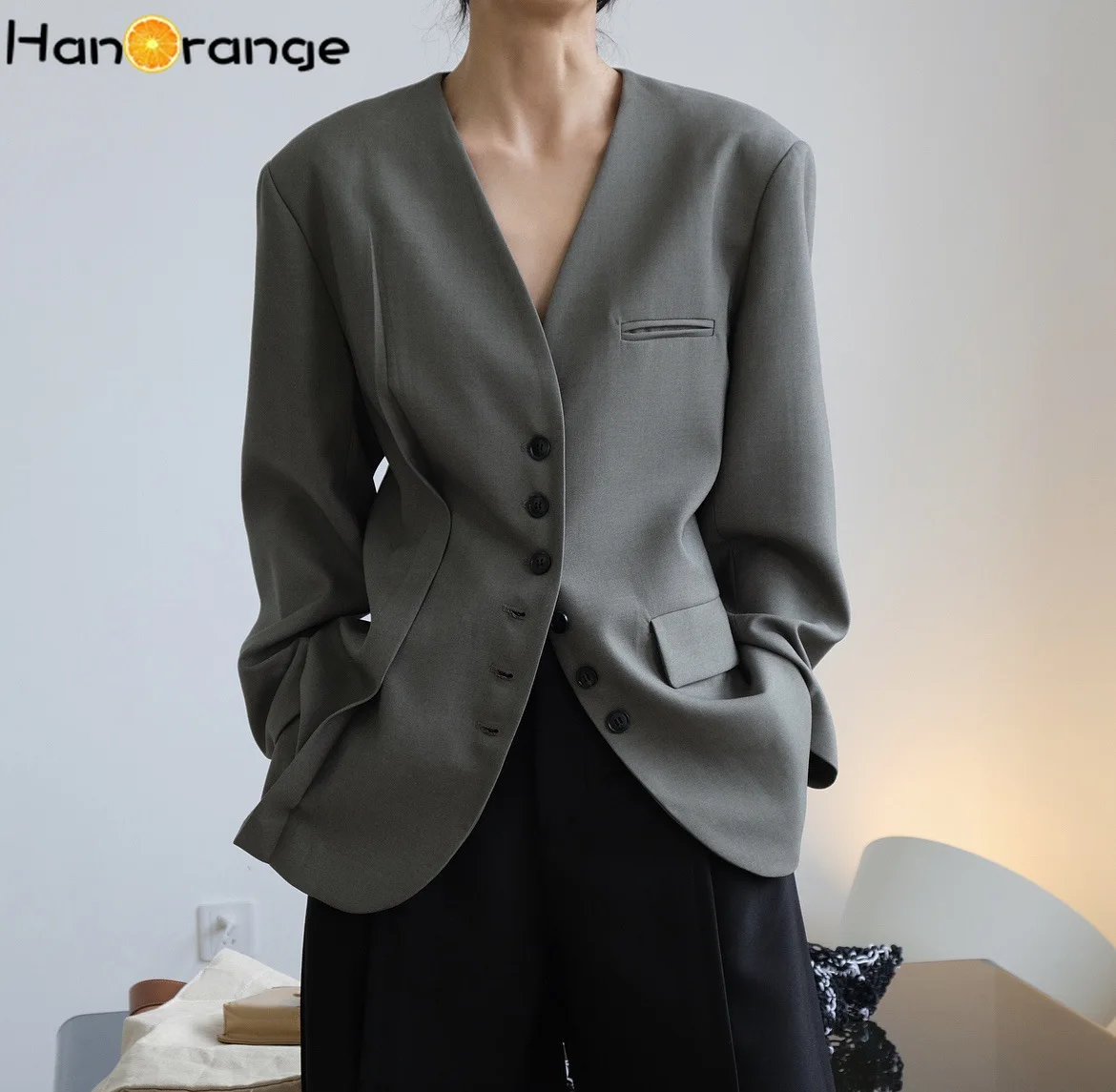 HanOrange Early Autumn Japanese Style Loose Blazer Women Designer Style Neutral Profile Suit Jacket Single Breasted Outwear