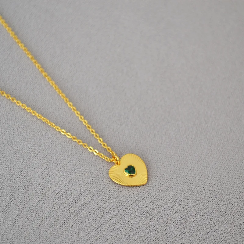 

Korean version of grandmother green zircon flash diamond ray love pendant fashion temperament simple personality necklace