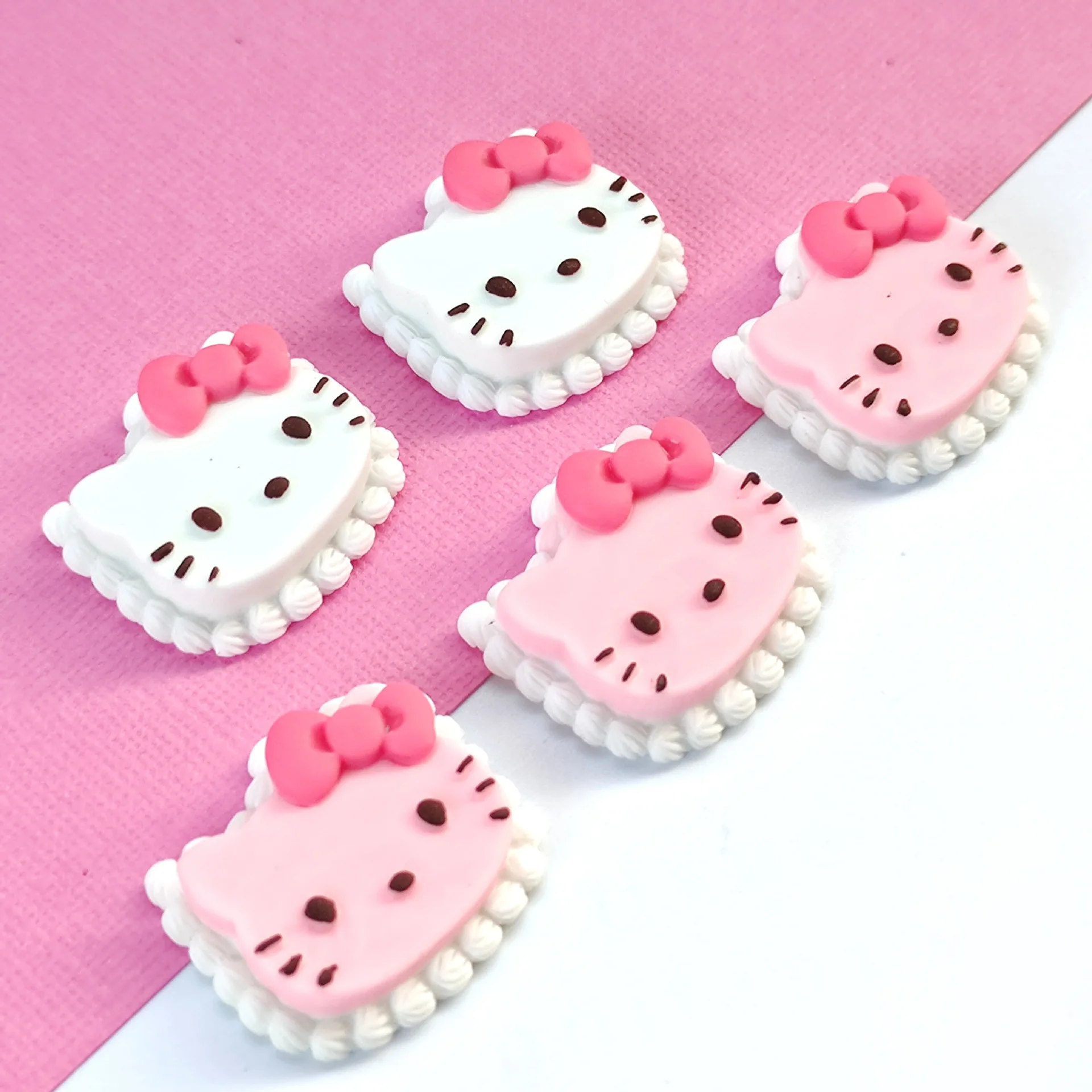 

5Pcs Kawaii Cartoon Pink White KT Cat Cake Ice Cream Ball Resin Decoration Accessories Handmade DIY Cream Glue Phone Case Toy