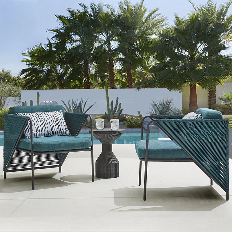 Уличное кресло из ротанга комбинированный Маленький журнальный столик диван