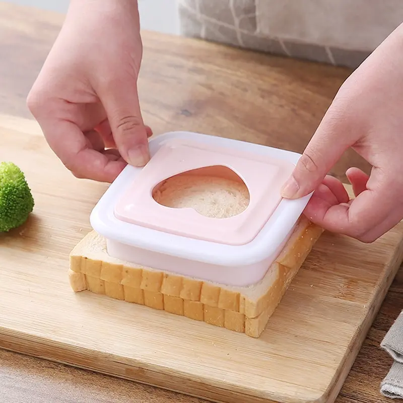 

1PC Sandwich Mould Heart Four-Leaf Clover Shaped Bread Mold Cake Biscuit Embossing Device Crust Cookie Cutter Baking Pastry Tool