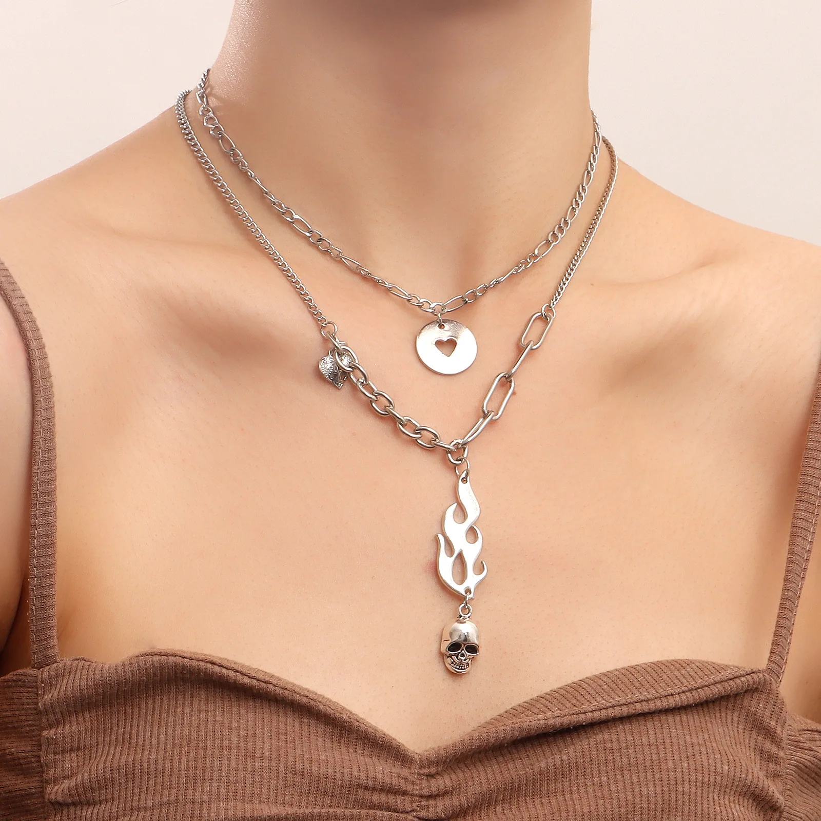 

Женское Двухслойное вечерние жерелье с подвеской в виде черепа