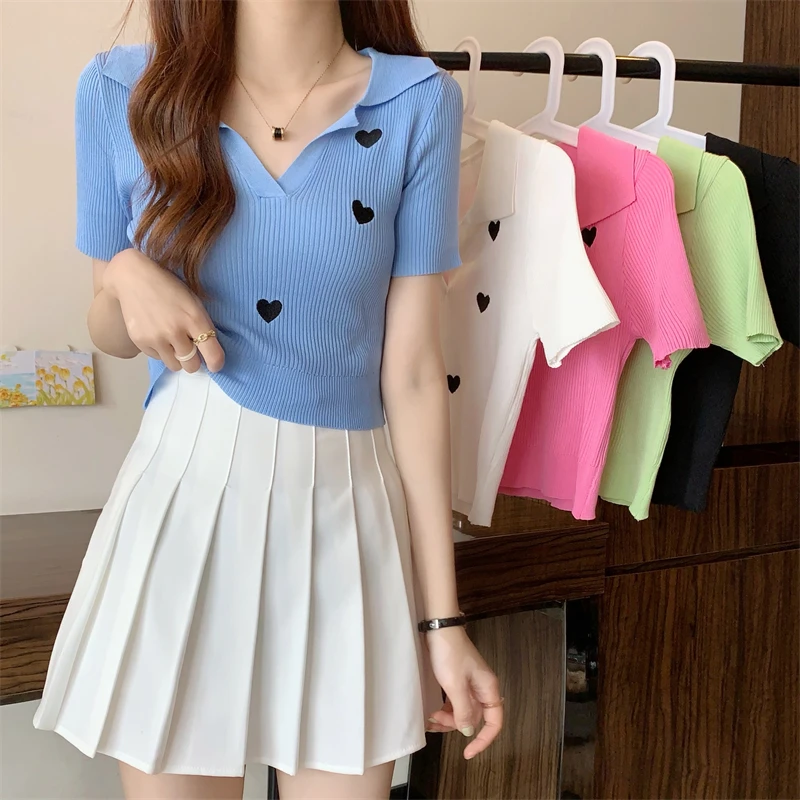 

Винтажные трикотажные футболки с коротким рукавом и V-образным вырезом, эластичные кроп-топы с принтом сердец для девочек, женская летняя то...