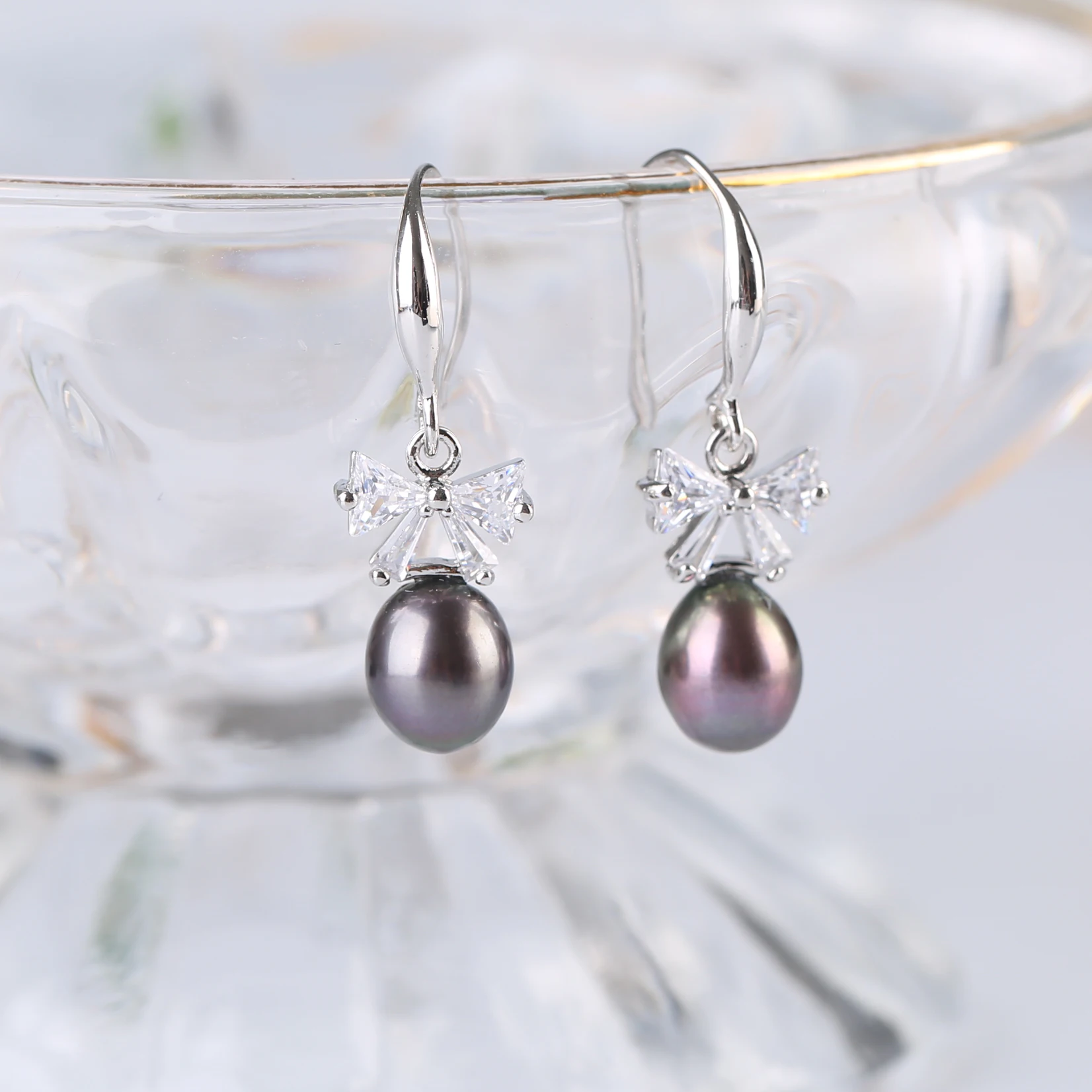 

Pearl Drop Earrings Purple Freshwater Pearl Stud Earring Women's Stud Earrings With Bow Shiny Crystal Decoration