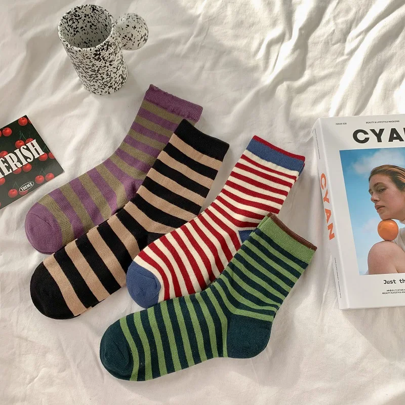 

Новинка 2022, яркие классические женские носки в полоску с подбором цветов, универсальные удобные хлопковые носки в стиле ретро, женские носк...