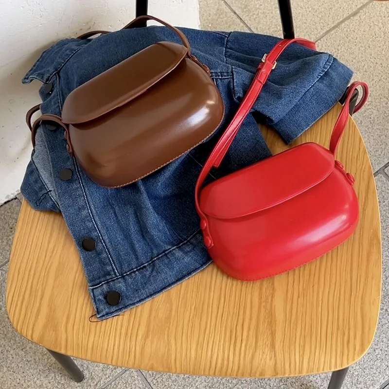 

High Quality PU Leather Shiny Shoulder Bag Women Fashion Messenger Bag Hard Bag Flip Buckle Mobile Phone Bag Outing Coin Purse