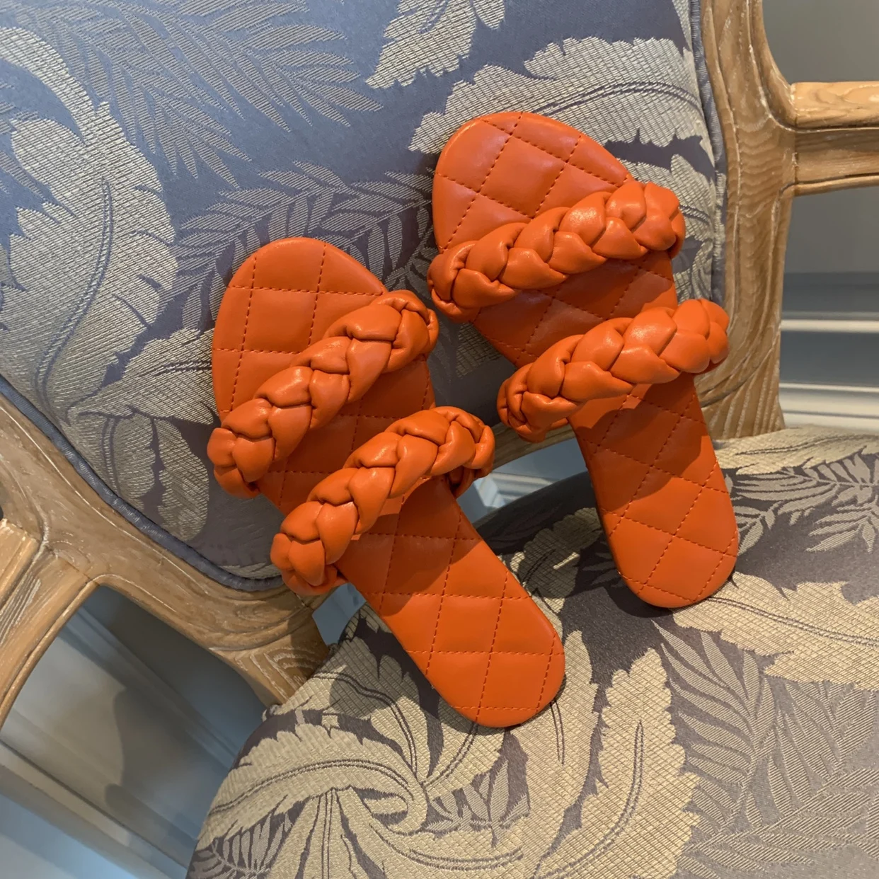 

2021 New Style Weave Slippers Woman Flat With Heels Summer Slippers Woman One Strap Sandals Summer Sandals For Woman